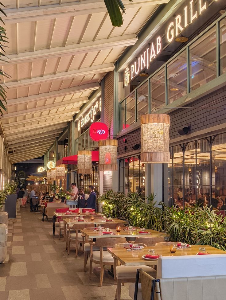 Food Court